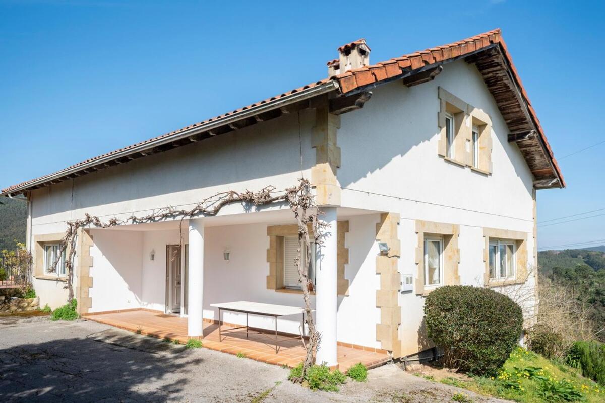 Villa Casa Con Jardin En Gama Bárcena de Cicero Exterior foto